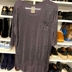 3/4 sleeve front hem mat beaded top